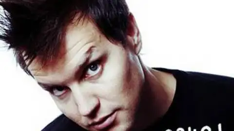 Mark Hoppus começa a trabalhar em novo material do Blink-182