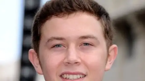 Scotty McCreery entra para o Livro dos Recordes
