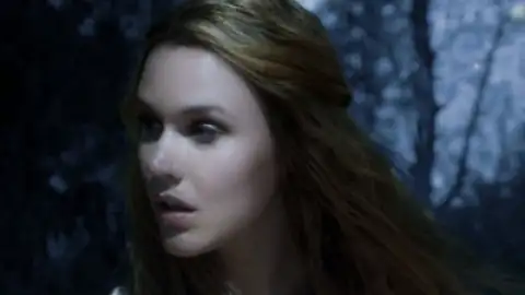 Joss Stone divulga o clipe de "The High Road"