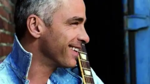 Eros Ramazzotti, Bon Iver e Tony Bennett nos lançamentos da semana