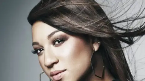 Vencedora do X Factor, Melanie Amaro lança primeiro clipe