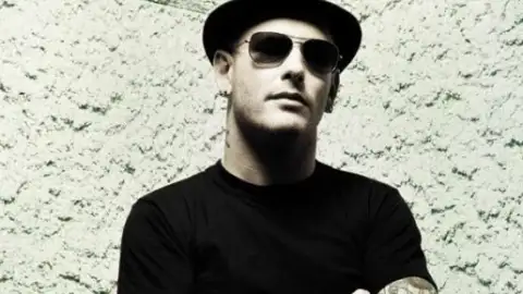 Líder do Slipknot diz que gostaria de colaborar com Justin Bieber