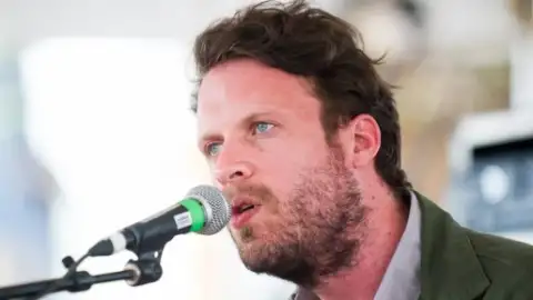 Father John Misty leva o "Uncut Music Awards" de melhor álbum de 2012