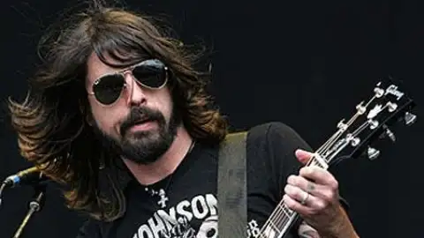 Dave Grohl divulga parceria com Corey Taylor do Slipknot